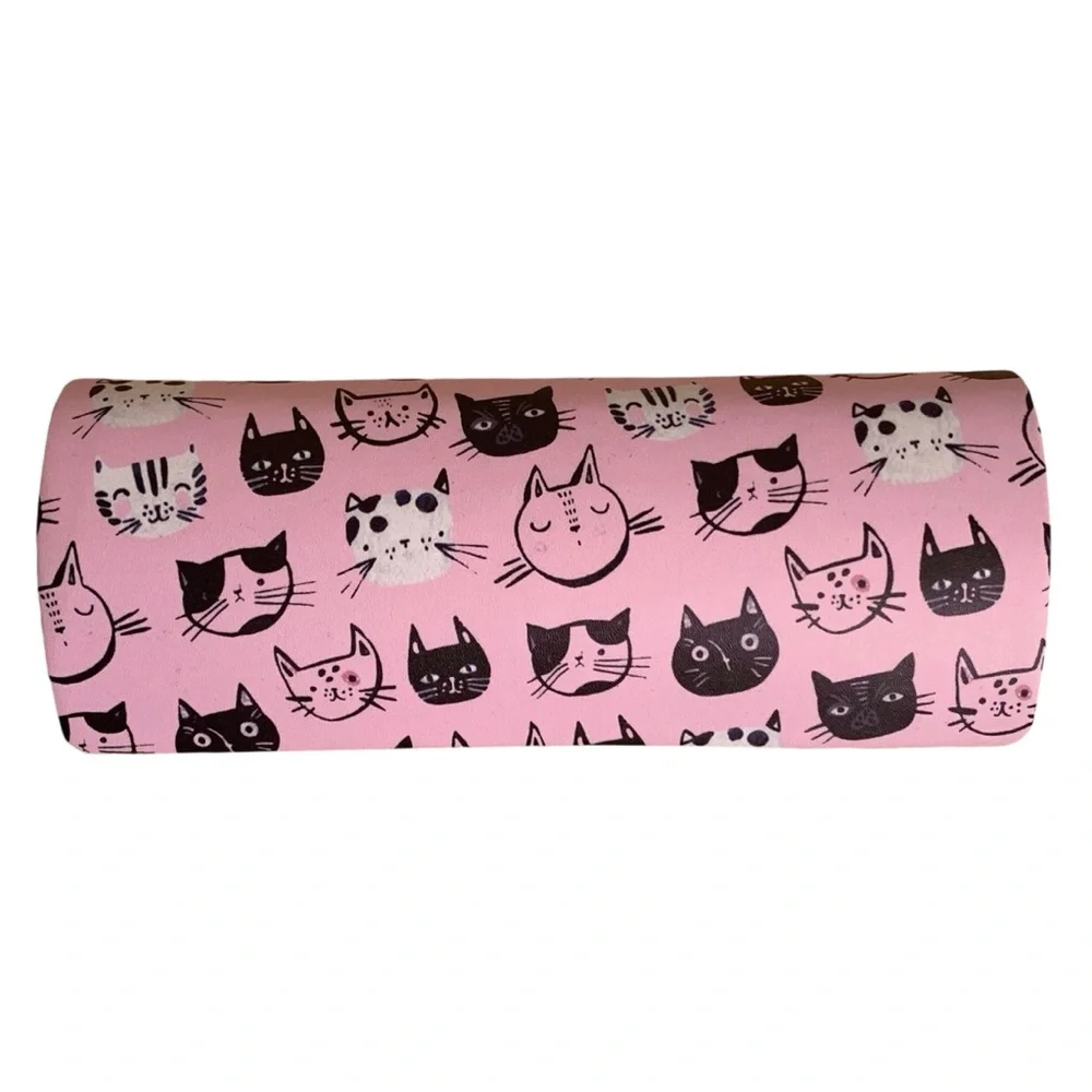JAVOedge Pink Cats Pattern Oval Hard Eyeglasses Case